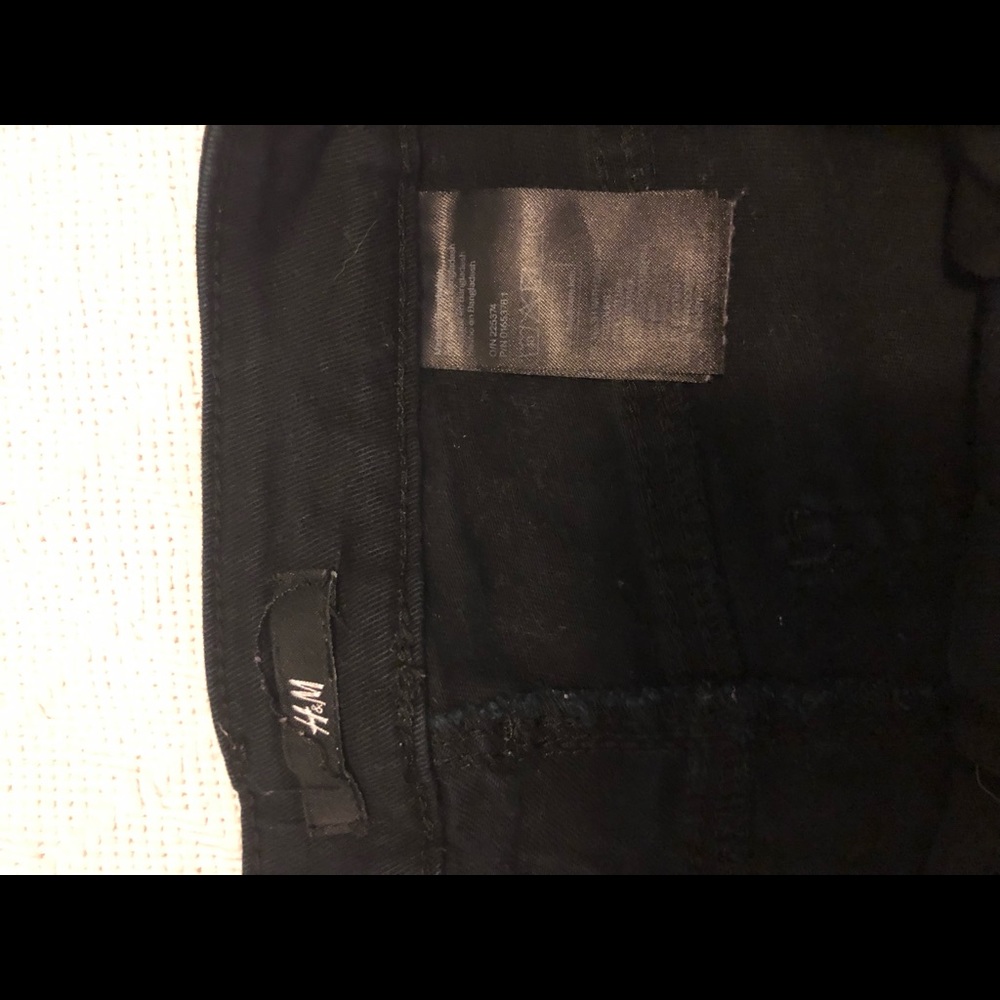 Shorts - Picture 3 of 3